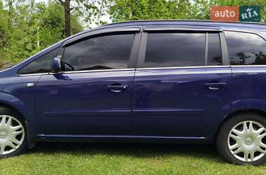 Opel Zafira  2011