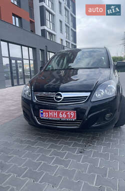 Opel Zafira  2012