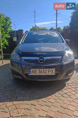 Opel Zafira  2010