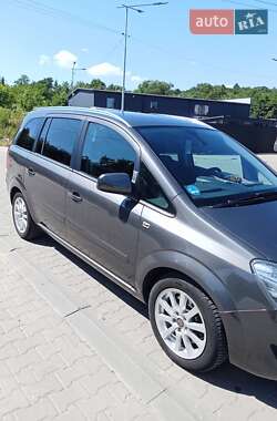 Opel Zafira  2012