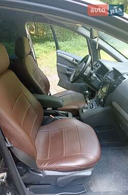 Opel Zafira  2012