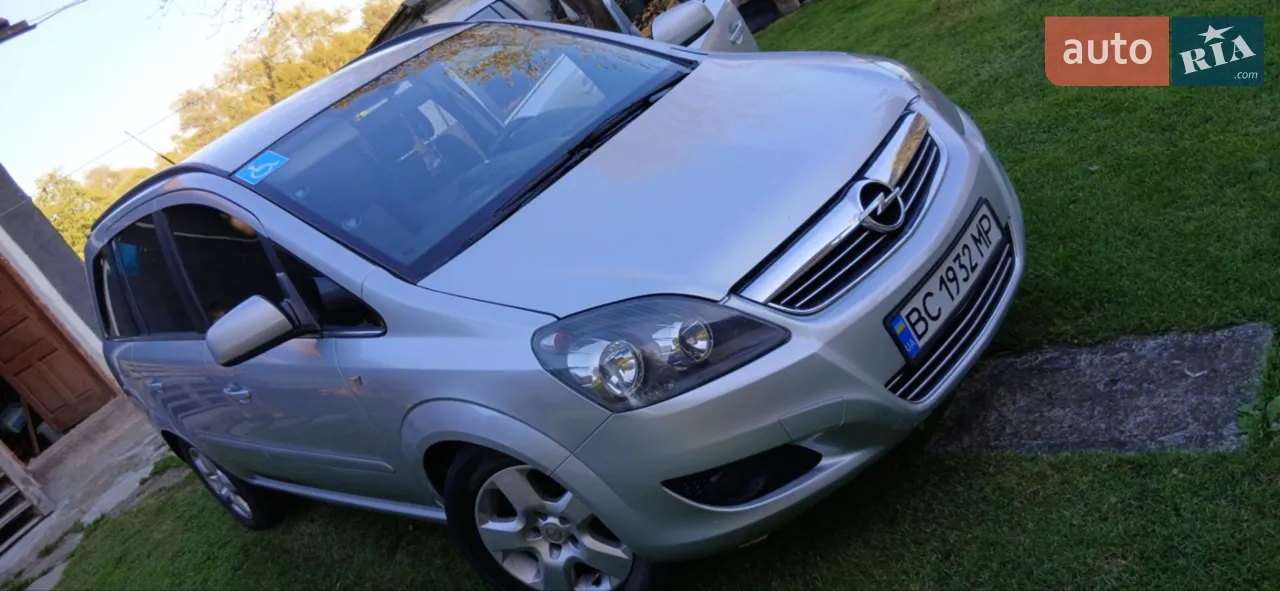 2011 Opel Zafira - фото 1