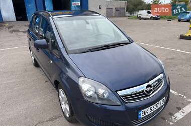 Opel Zafira  2012