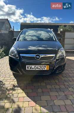 Opel Zafira  2011