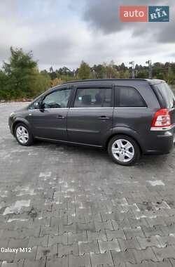 Opel Zafira  2011