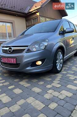 Opel Zafira  2010