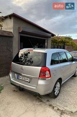 Opel Zafira 2011