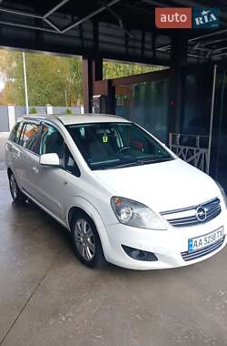 Opel Zafira  2012