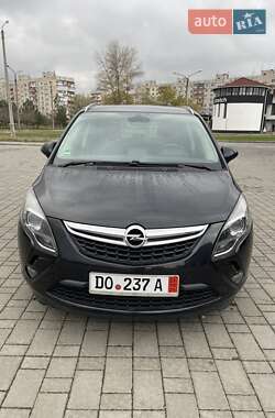 Opel Zafira  2015