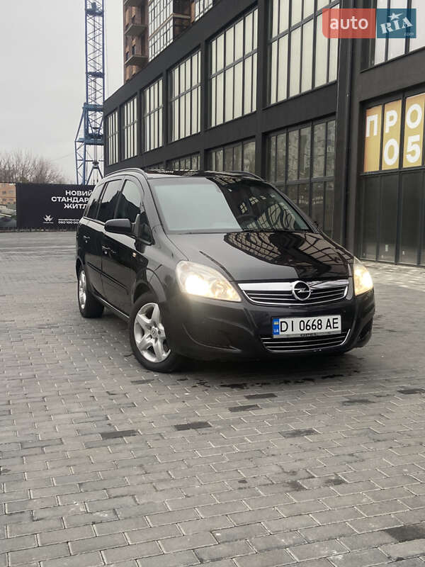 Минивэн Opel Zafira