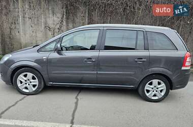 Opel Zafira  2010