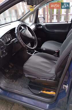 Opel Zafira  2003