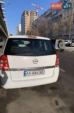 Opel Zafira  2013