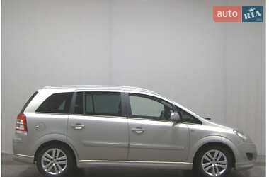 Opel Zafira  2010