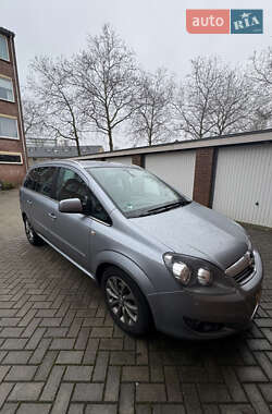 Opel Zafira  2010