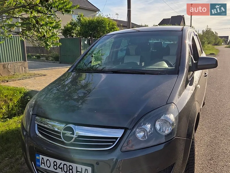 Opel Zafira 2011