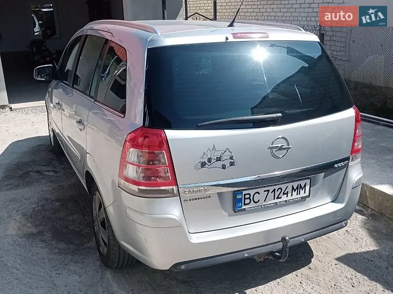 Opel Zafira 2011