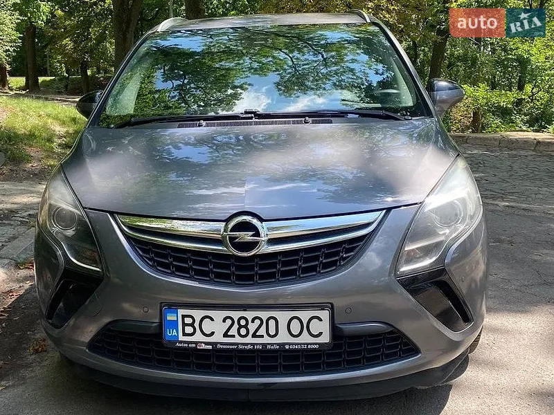 Opel Zafira 2016