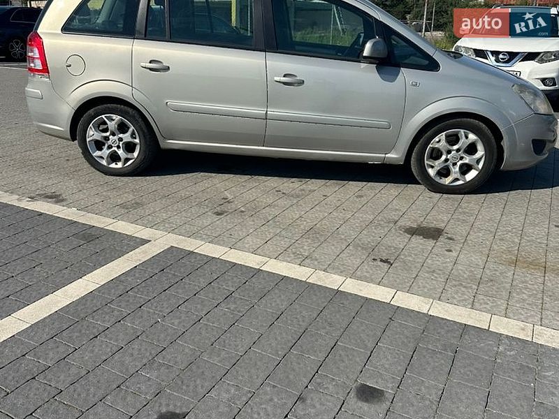 Минивэн Opel Zafira 2009 в Львове