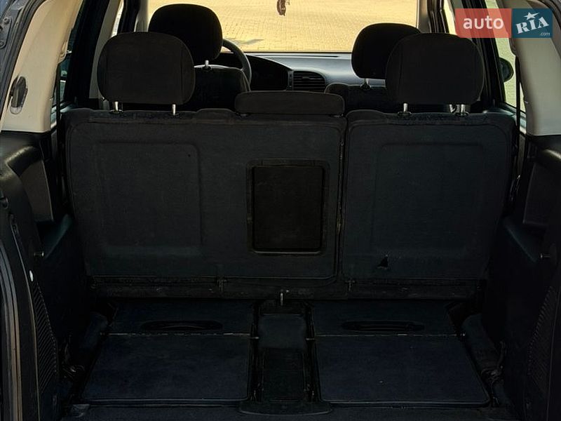 Минивэн Opel Zafira 2000 в Луцке