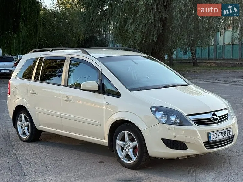 Opel Zafira 2012