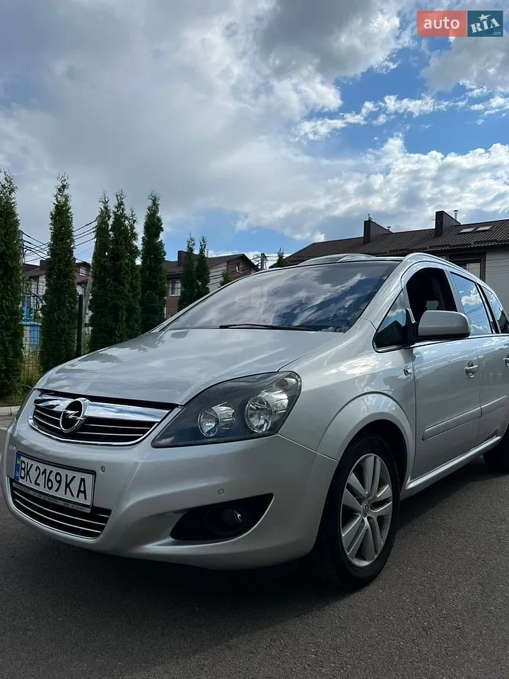 2011 Opel Zafira - фото 1
