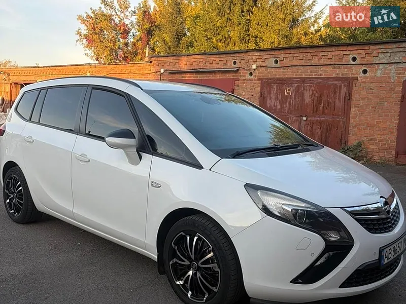 Opel Zafira 2015