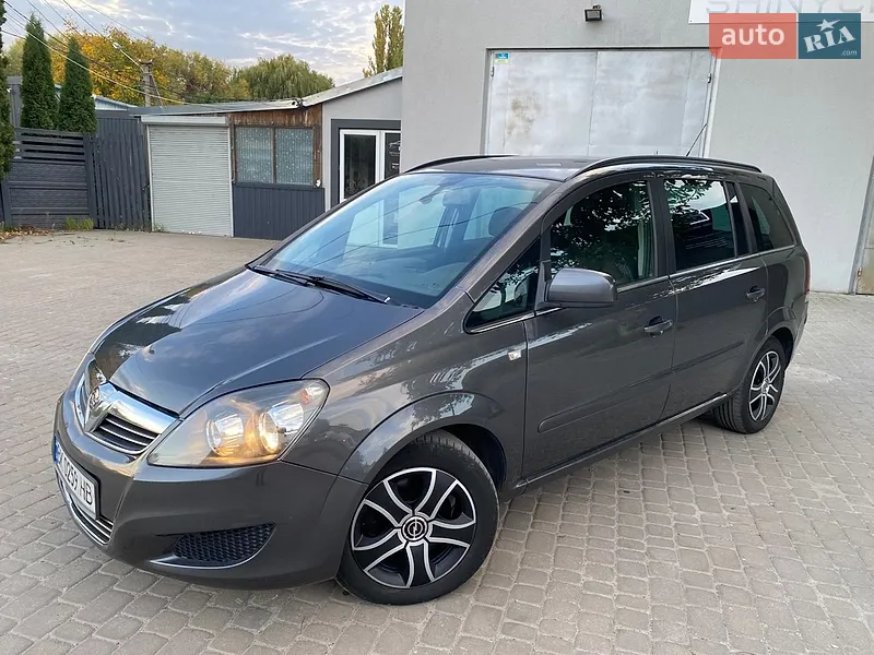 Opel Zafira 2011