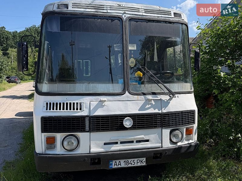 Пригородный автобус ПАЗ 3205 2003 в Виннице