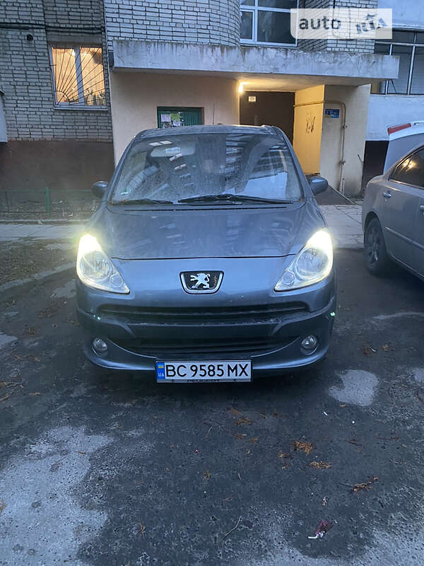 Легкові Peugeot 1007