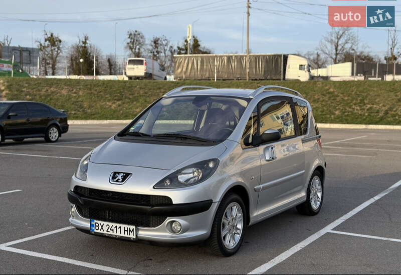 Микровэн Peugeot 1007