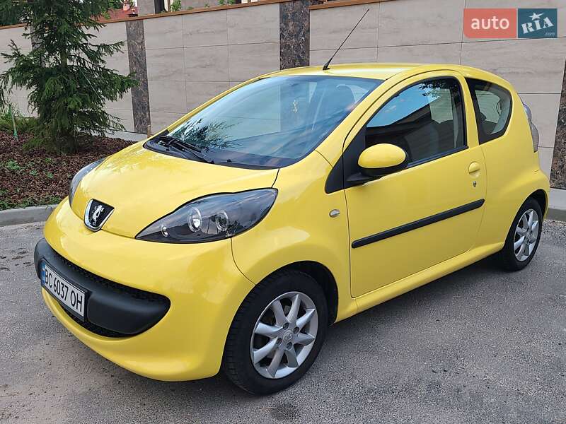 Хетчбек Peugeot 107