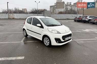 Peugeot 107  2012