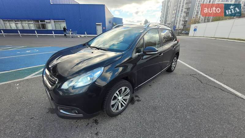 Позашляховик / Кросовер Peugeot 2008