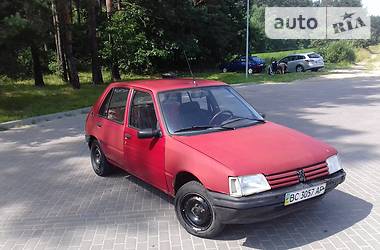 Peugeot 205  1985