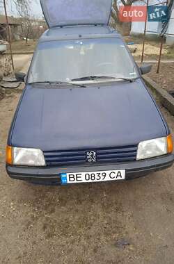 Peugeot 205  1987