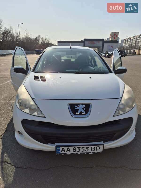 Седан Peugeot 206 plus