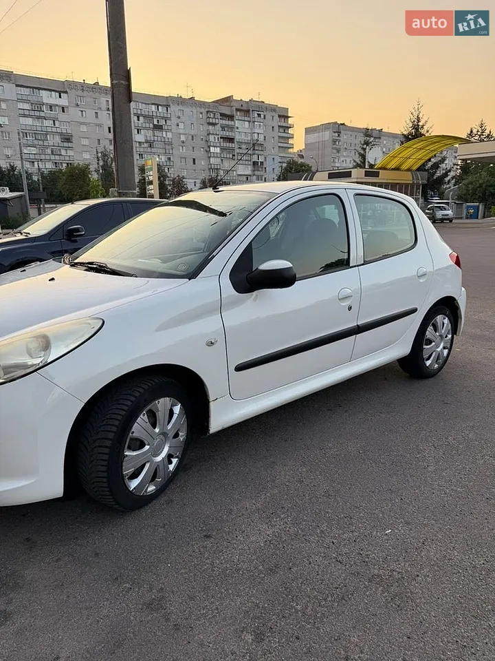 2010 Peugeot 206 - мініатюра 2