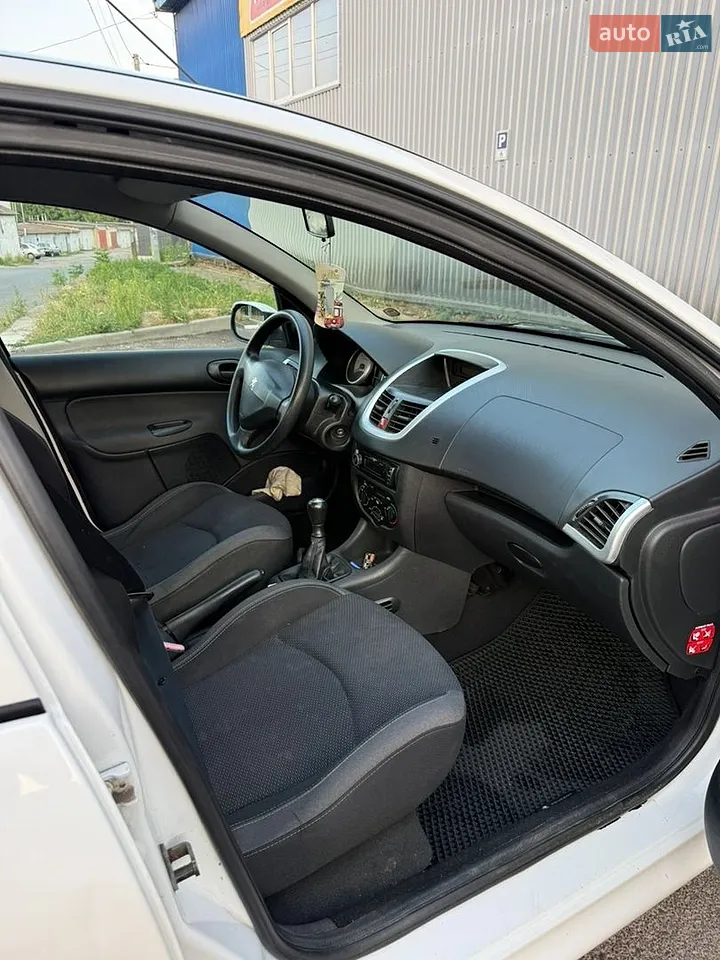2010 Peugeot 206 - мініатюра 5