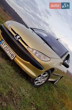 Peugeot 206  2002