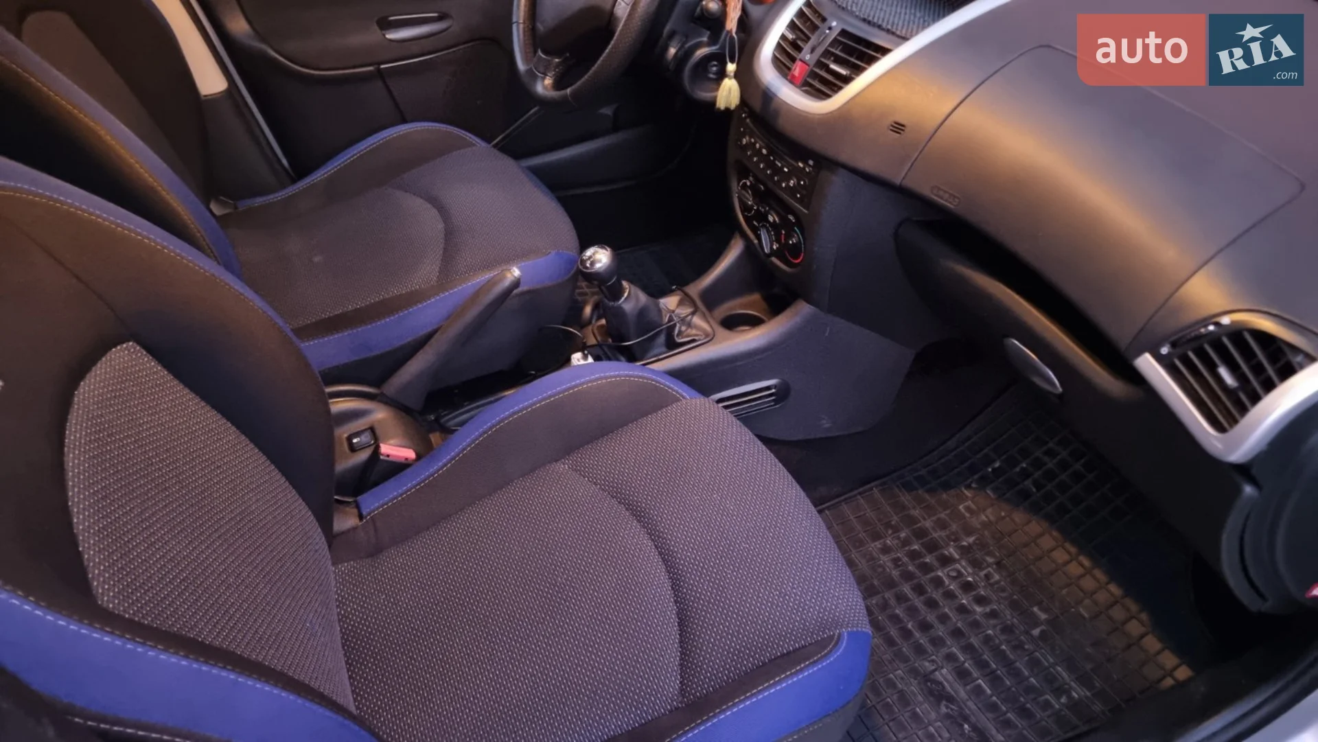 Peugeot 206 2012 VIN VF32M8HR0CY036418 фото оголошення 5 з 10