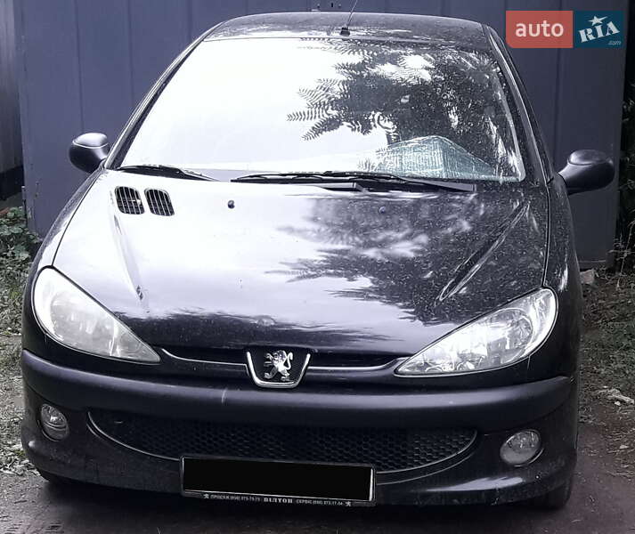 Седан Peugeot 206