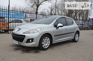 Peugeot 207  2010