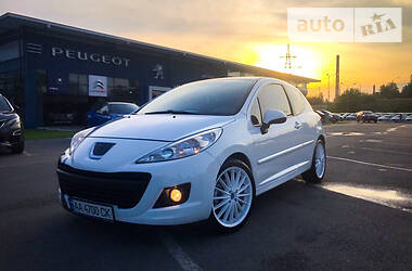 Peugeot 207  2012