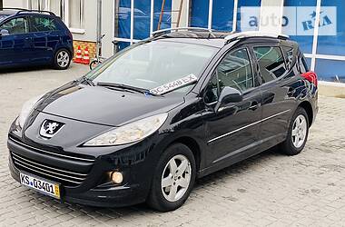 Peugeot 207  2010