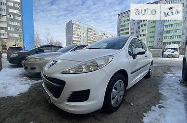 Peugeot 207  2011