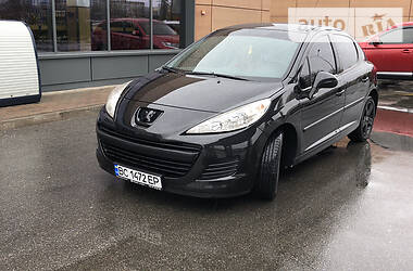 Peugeot 207  2010