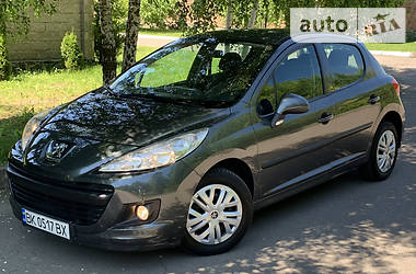 Peugeot 207  2010