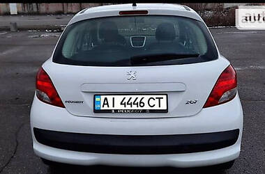 Peugeot 207  2012