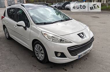 Peugeot 207  2011